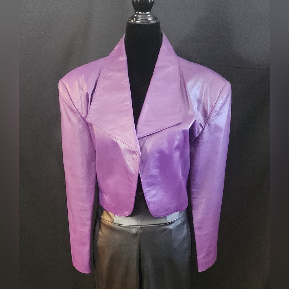 Jarrod's Vintage Women's Leather Cropped Jacket Size M